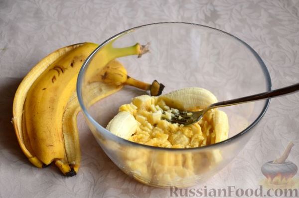 Банановые кексы с голубикой и глазурью