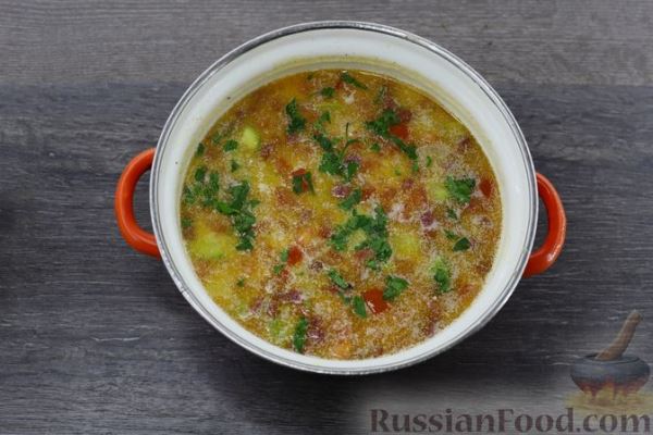 Кабачковый суп с колбасой и плавленым сыром