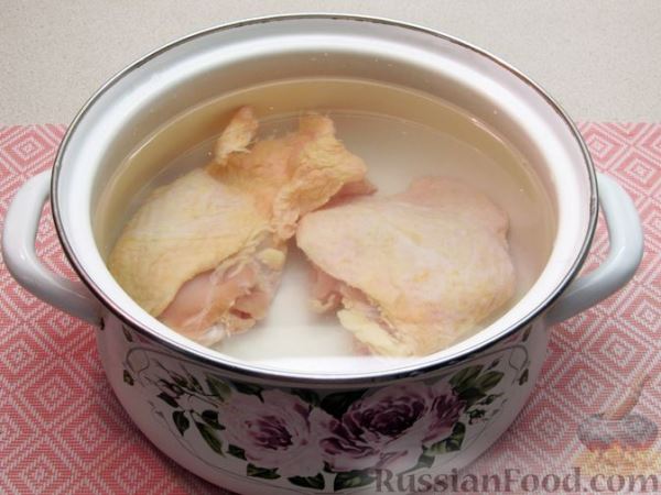 Куриный суп с лапшой и яичными блинчиками