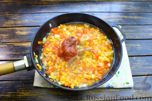 Суп с консервированной фасолью, курицей и овощами